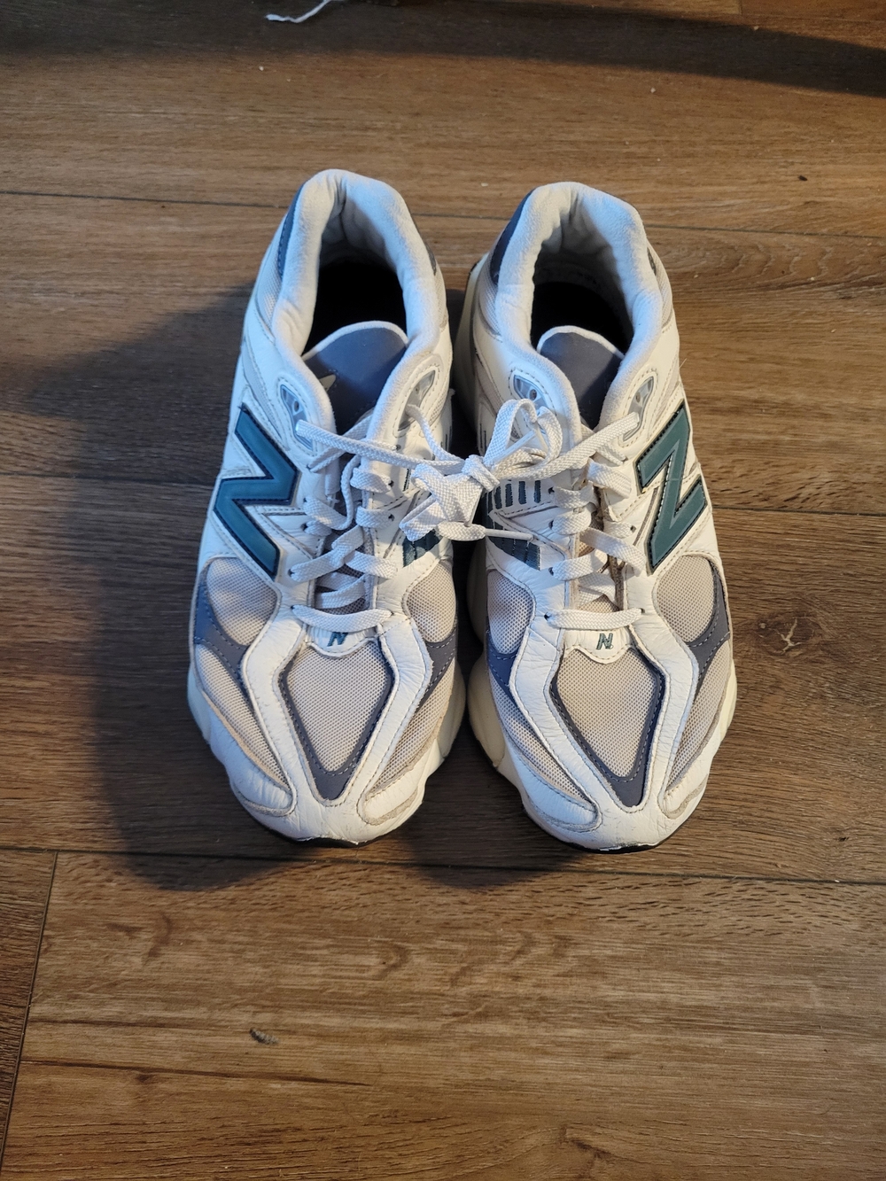 Mens White and Teal Athletic Sneakers